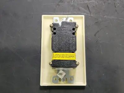 NEW LEVITON 7899-I