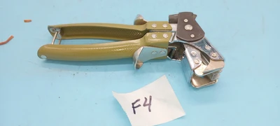 USED Swingline 500 VINTAGE SWINGLINE INDUSTRIAL UNIVERSAL STAPLE REMOVER
