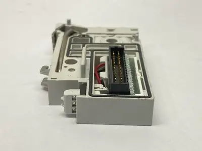 VVQC1000-1A-1 | SMC  Manifold Station Block w/ 5/32" Fitting - Used