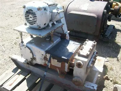 USED UNION TD-25 TRIPLEX PUMP