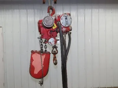 Chicago Pneumatic 1/2 Ton 1000Lb Power Vane Air Chain Hoist 15' Lift w/Pendant