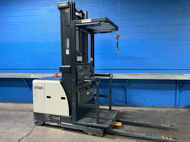 Used CROWN SP352030 Electric Lifters Ohio US | HGR 24 #1446265