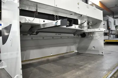 USED LVD MVSC 3100 X 6 MM CNC