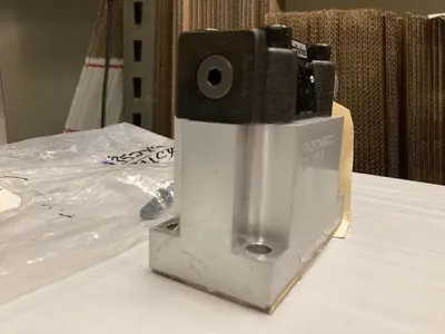 New | in-Stock PARKER R4V06-00311A1200 Pump & Valve Parts | Surplus Asset Holdings #1218616