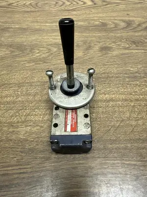 Used SCHRADER BELLOWS 52483-1000 Pump & Valve Parts Ohio US | Surplus Asset Holdings #1246843
