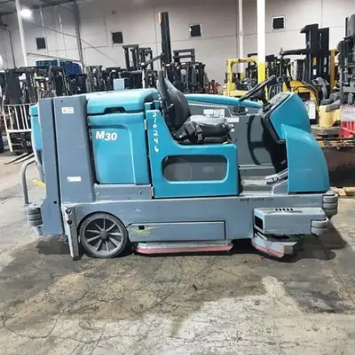 USED 2015 TENNANT M30
