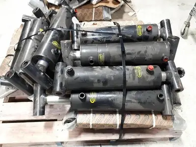 5” Hydraulic Scissor Lift Cylinders – Brand New!