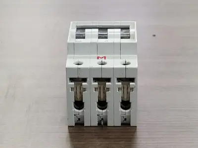 USED SIEMENS 5SX23 D40