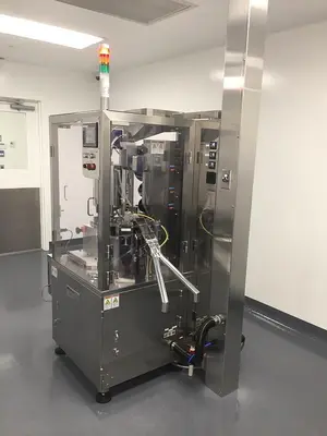 USED QUALICAPS FILLING  AND  SEALING  MACHINE
