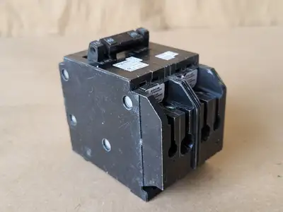 Used SCHNEIDER ELECTRIC CHOMT1515240 Switchgears British Columbia CA | Lenmark #239000