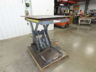 Used PENTALIFT _UNKNOWN_ Misc Lifts Indiana US | Arrow Industrial #1367358