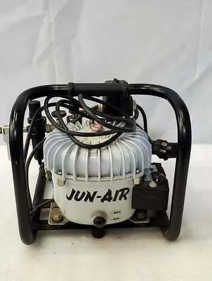 JUN-AIR 3-1,5 AIR COMPRESSOR