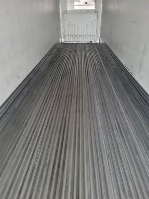 USED 2005 UTILITY 50 FOOT