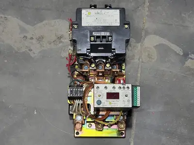 100HP Size 4 Contactor 8536SFO1876S w/ Relay 9065SP46