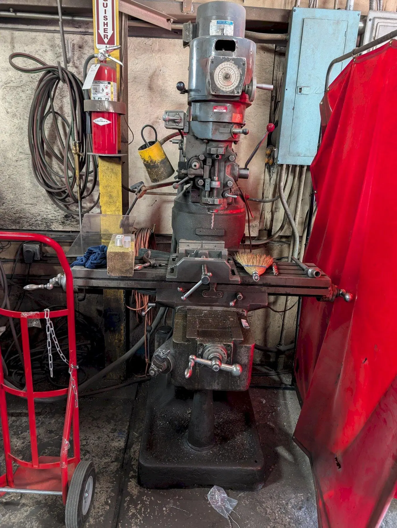 3 HP KING MODEL #942VS RAM TYPE VERTICAL MILLING MACHINE: STOCK #23625
