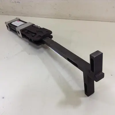 USED DESTACO 841-MR