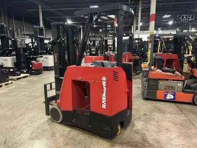 Used RAYMOND 415C30TT 3-Wheel Stand up Electric Counterbalance Forklifts Illinois US | Somerset Equipment Sales #1546215