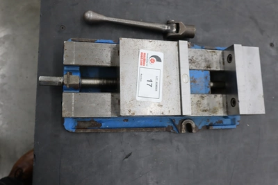 Used KURT WORKHOLDING SOLUTIONS D688 Vises Minnesota US | Machinesused.com #1505722