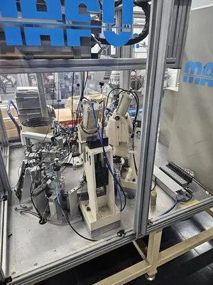 USED 1998 MAFU 820
