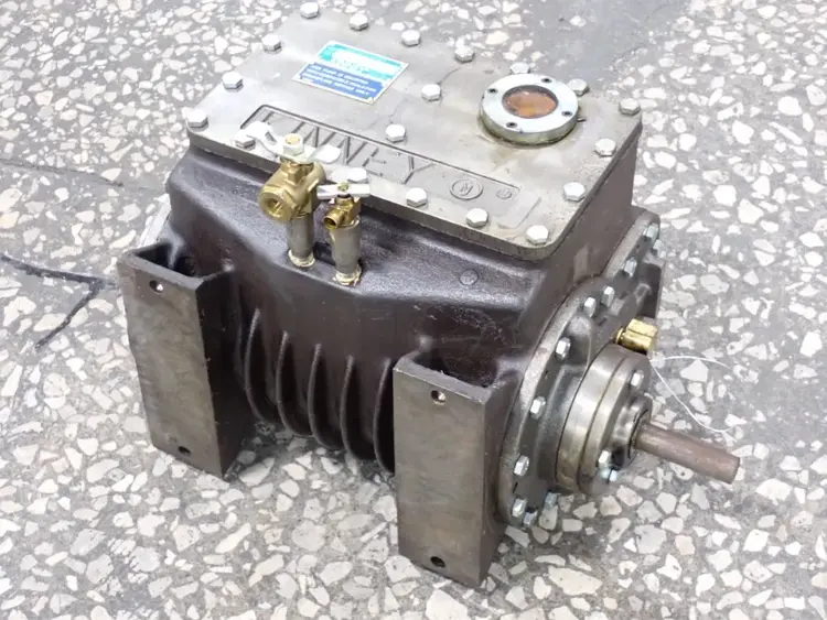 Used KINNEY KC15DS006 Vacuum Pumps Ohio US | HGR 24 #727796