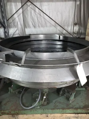 36" Clock Wise Vibratory Bowl