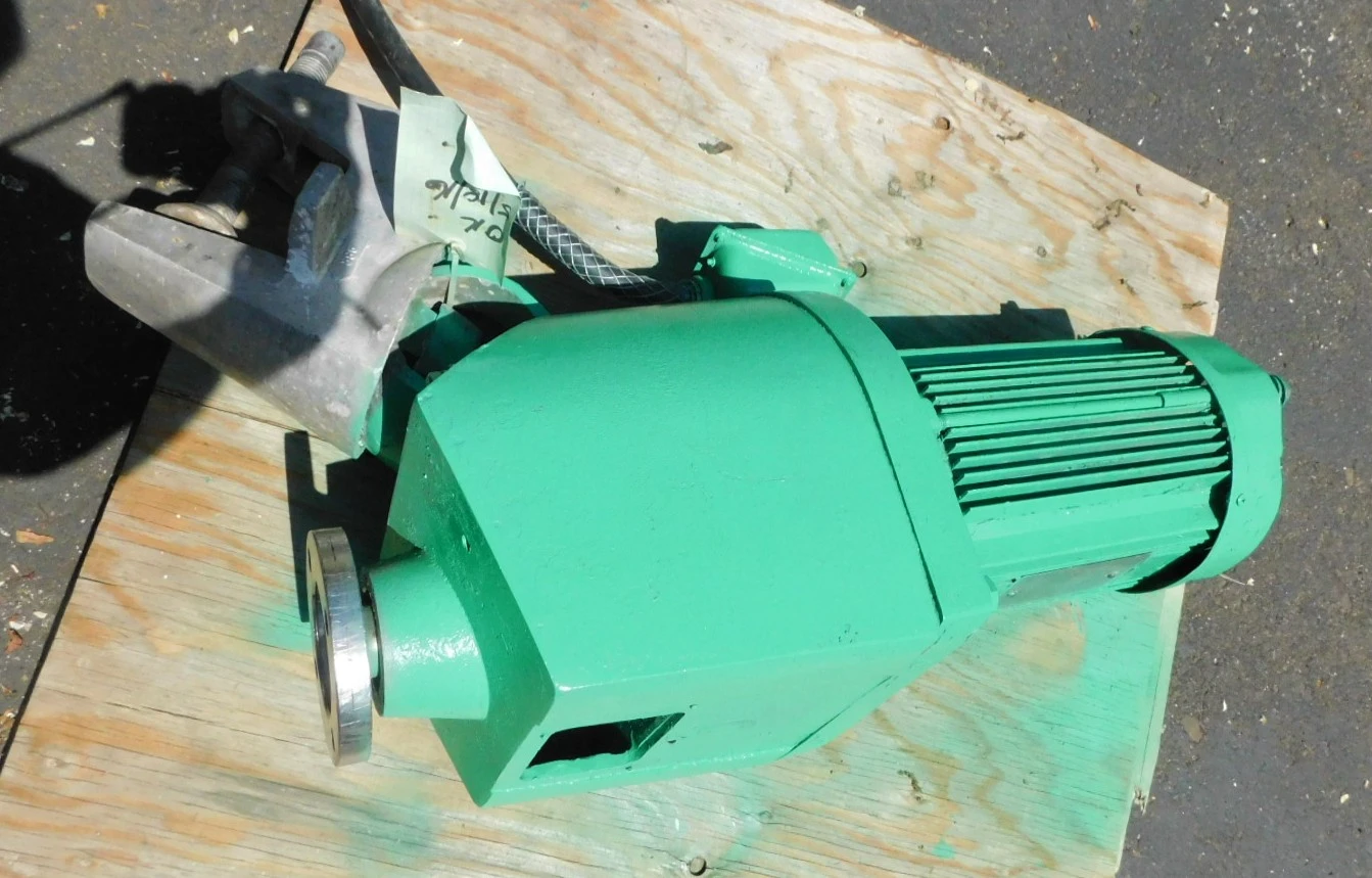 USED LIGHTNING MIXER 3.5 HP
