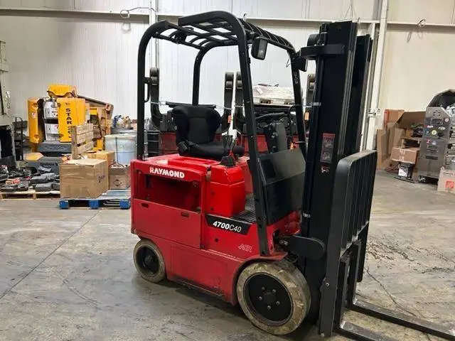 Used 2014 RAYMOND 4700C40TT 4-Wheel Sit down Electric Counterbalance Forklifts Illinois US | Somerset Equipment Sales #1546243