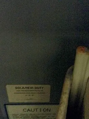 USED SOLA ELECTRIC 4HD-QT-220