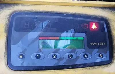 USED 2004 HYSTER E100XL3S