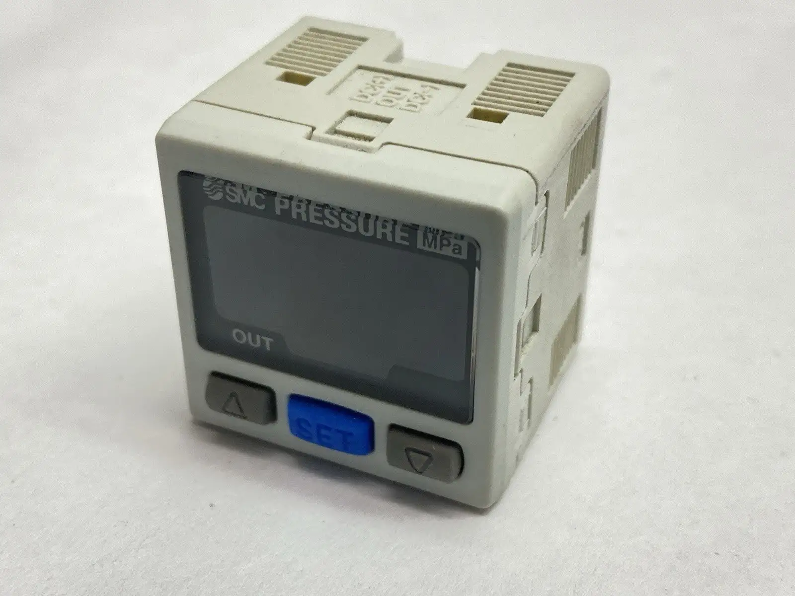 Used SMC High Precision Digital Pressure Switch 12-24VDC Pressure Switches Michigan US | Maverick Industrial Sales #1389650