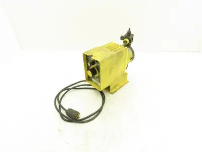 LMI Milton Roy A153-392SI Chemical Metering Dosing Pump 3.8 LPH 230V