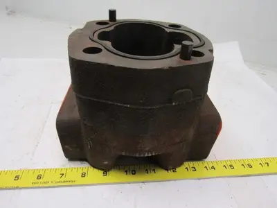 PARKER COMMERCIAL 323-3010-000 Bearing Carrier & Gear Housing Parts ?? Lot/1