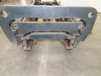 Yale Electric Forklift Mast 3-Stage Class 2 16" x 39" Carriage 5" Mount