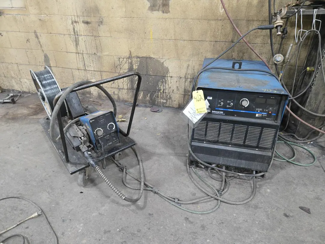 Miller Deltaweld 652 Welder w/ 70 Series Wire Feeder (LOCATION: Batavia, OH)
