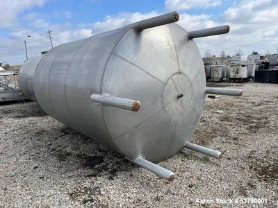 Used 3,400 Gallon (14,000 Liter) Vertical 304 Stainless Steel Tank