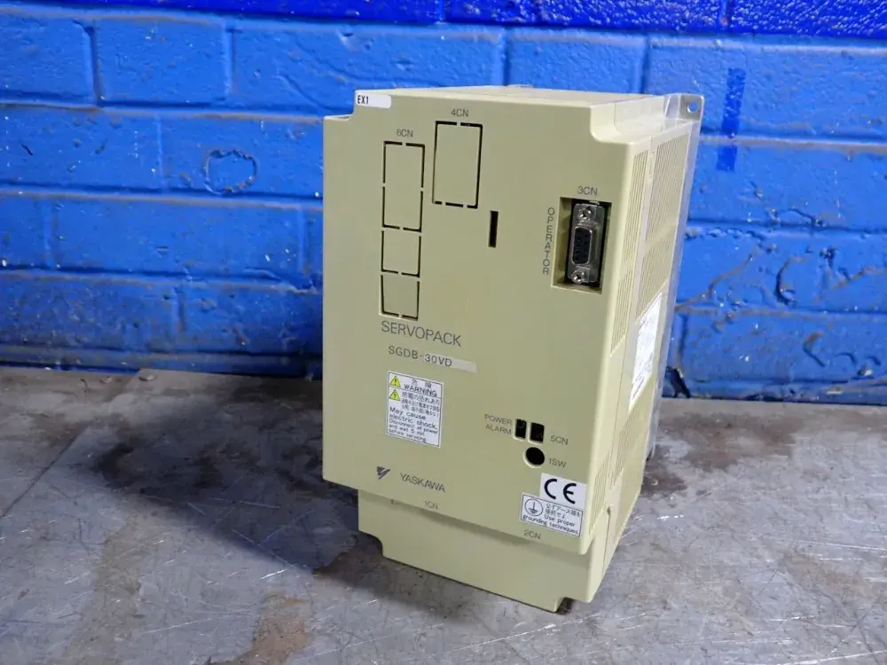 USED YASKAWA SGDB03VDY1