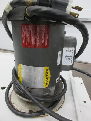 Used 1998 USED HAAS PARTS AND TOOLING 35 GALLON COOLANT TANK Coolant Tanks Minnesota US | Machinesused.com #1336807