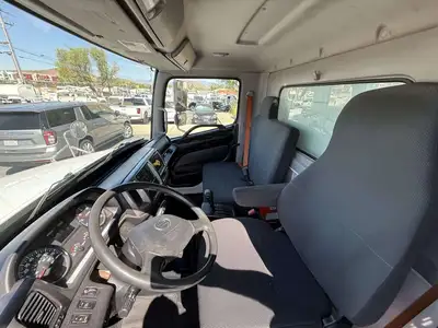 Used 2019 HINO 268 Box trucks California US | Commerce Truck Equipment Sales #1548689