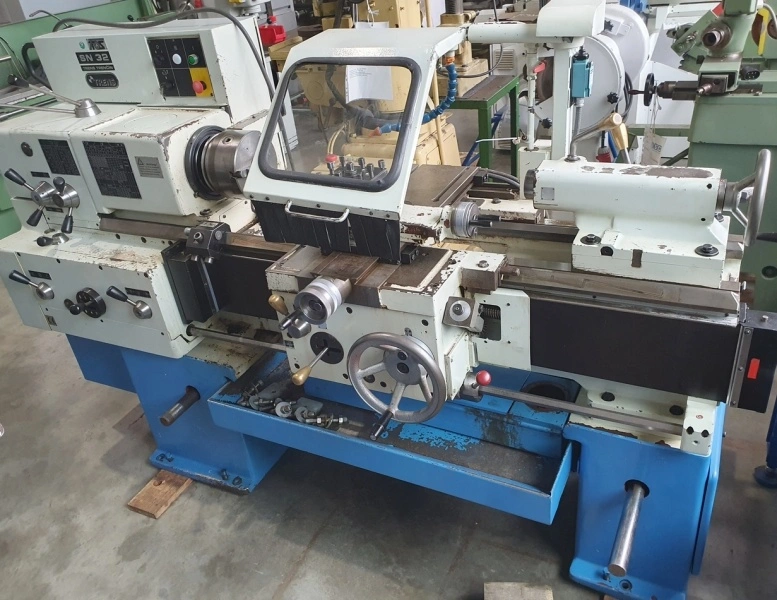TOS TRENCIN (TRENS) Centre Lathe (2002), in very good used condition