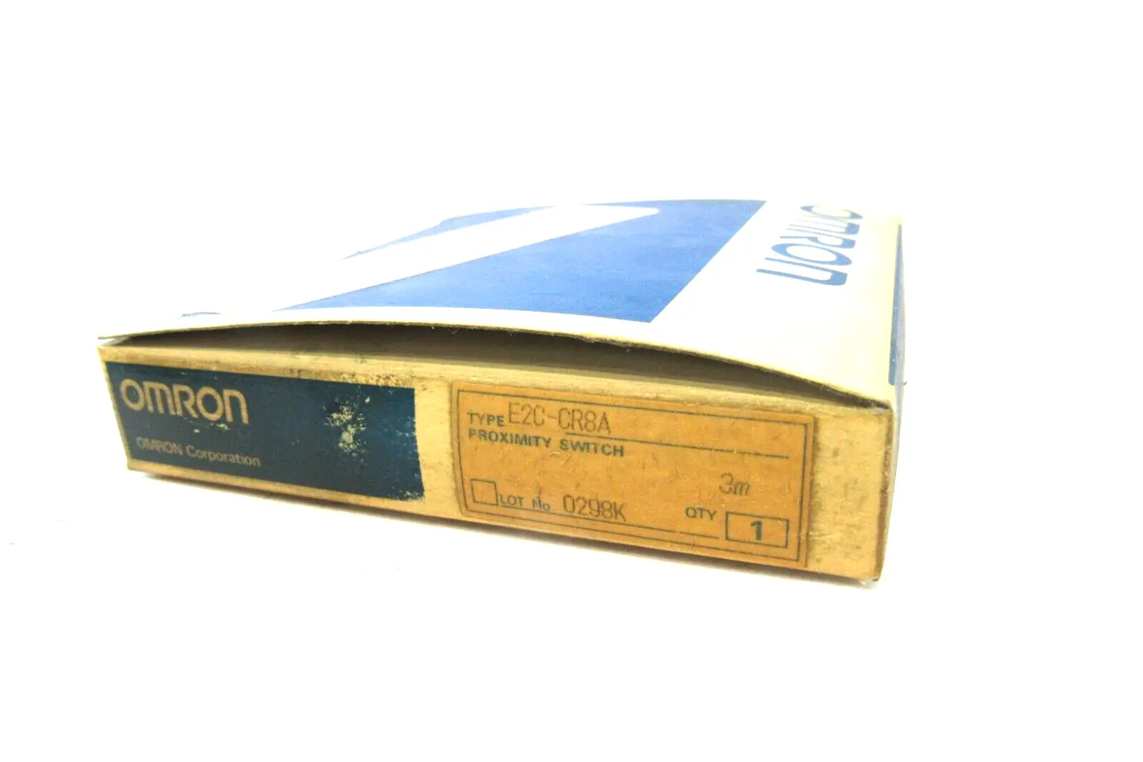 NEW OMRON E2C-CR8A PROXIMITY SWITCH E2CCR8A