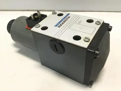USED MANNESMANN REXROTH 4WE10EA30CG24N9Z4