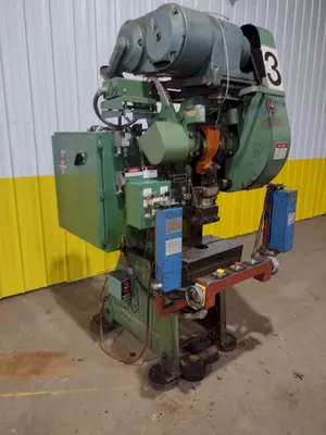 USED L&J 22