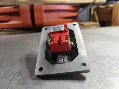 NEW CROUSE-HINDS DSD936 SA