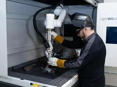 NEW IPG LIGHTWELD COBOT SYSTEM