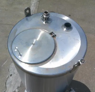 SPC9353  Tank 300 gallon vertical tank, 316 SS, slope
