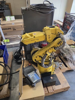 Used 2007 FANUC ARC MATE 100IB/6S 1215-B811 Robots Missouri US | Revelation Machinery #874565