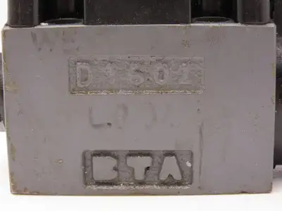 Tokyo Tokimec DG4V-3-2A-M-P7-H-7-54 Directional Control Solenoid Valve 24VDC