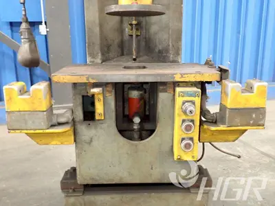 10 TON NORTHERN HYDRAULIC PRESS
