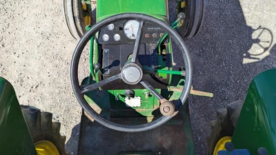USED 1970 JOHN DEERE 2520