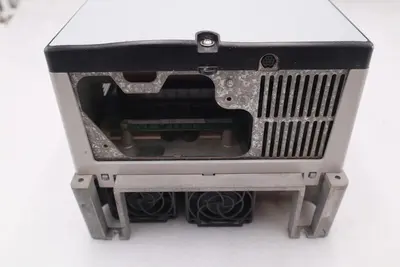 ALLEN BRADLEY 20AD040A3AYNANC0-A 40A 460V 30HP Powerflex 70DRIVE VFD STK 610-A